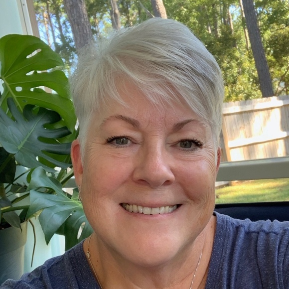 Meet your Posher, Pamela - Picture 1 of 1